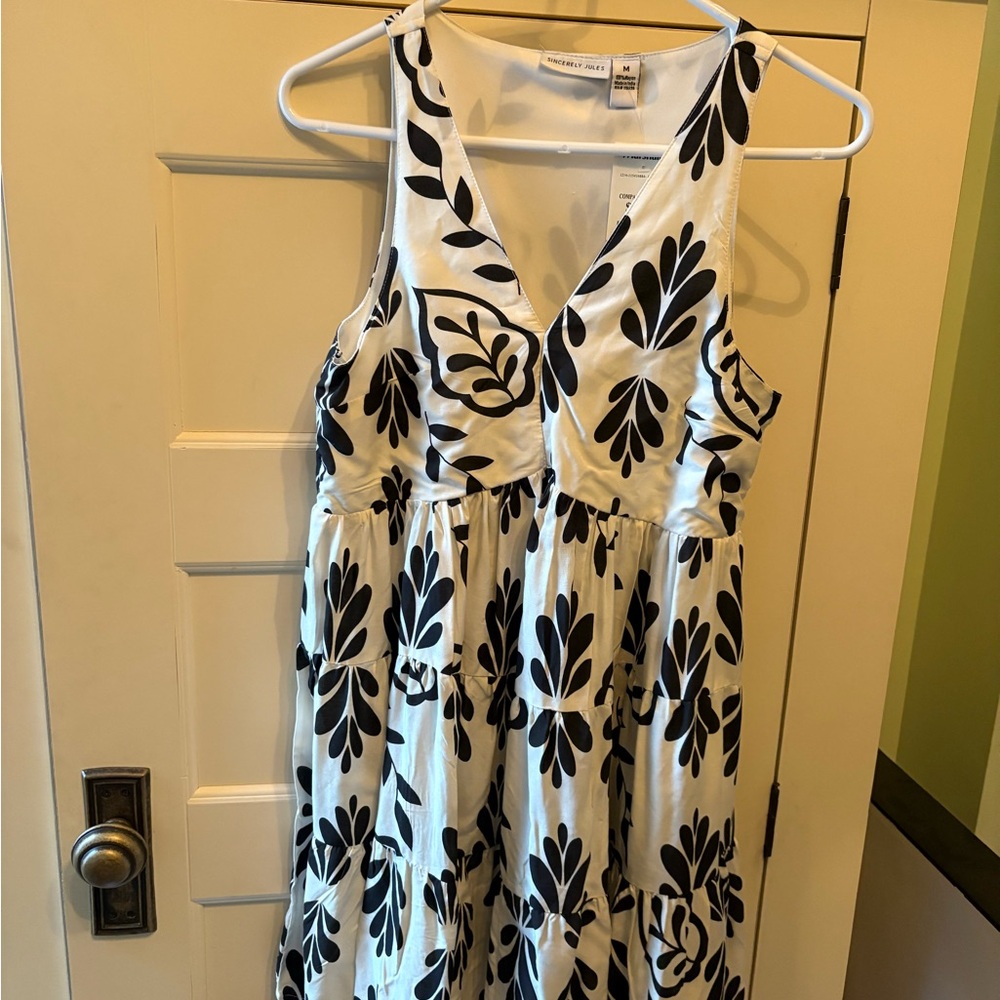 Sincerely Jules Black and White Floral Midi Dress